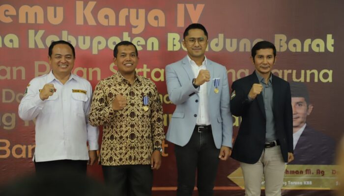Terima Penghargaan Satya Lencana Dari Karta, Bupati Hengki Siap Kolaborasi Membangun Bandung Barat