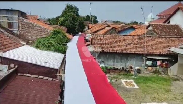Sambut HUT RI ke 78, Warga Dukuhturi Kabupaten Tegal Pasang Kain Bendera Merah Putih Sepanjang 150 M