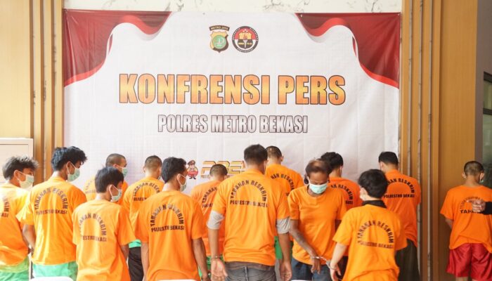 Polres Metro Bekasi Sita Barang Bukti 16 Motor, 14 Pelaku Ganjal ATM Dan Begal Diringkus