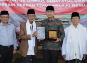 Sisa Masa Jabatan, Hengki Terima Hadiah Kitab dari MUI Bandung Barat