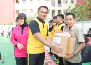 Peringati HKGB, Polres Metro Jakbar Bagikan Sembako Untuk Anggota