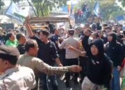 Unjuk Rasa Karang Taruna Di Bekasi Nyaris Ricuh, Diduga Oknum Preman PT Global Dimensi Halau Pendemo 
