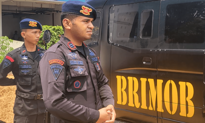 Jika nanti ada drone terdeteksi mendekat dalam radius yang sudah ditentukan, tim Subsatgas Anti Drone akan memutus sinyal remote. (Foto: Sumber Divisi Humas Polri)