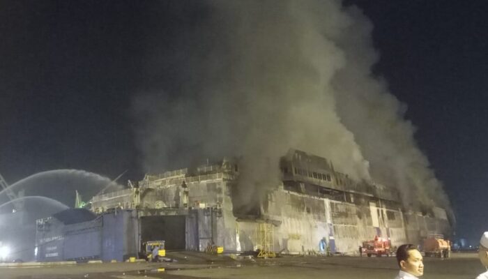 Api Yang Melumat KMP PT ALP Banten Hingga Malam Ini Belum Dapat Dipadamkan