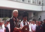 Cerita Menarik Dibalik Baju Mahfud MD pada Momen Pendaftaran Capres-Cawapres
