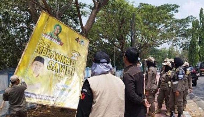 Bawaslu Tertibkan Alat Peraga Kampanye di Tingkat Kecamatan se Kota Cilegon