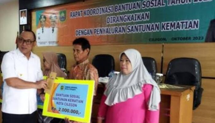 Walkot Cilegon Berikan Santunan Kematian kepada Ratusan Ahli Waris dari Keluarga Miskin