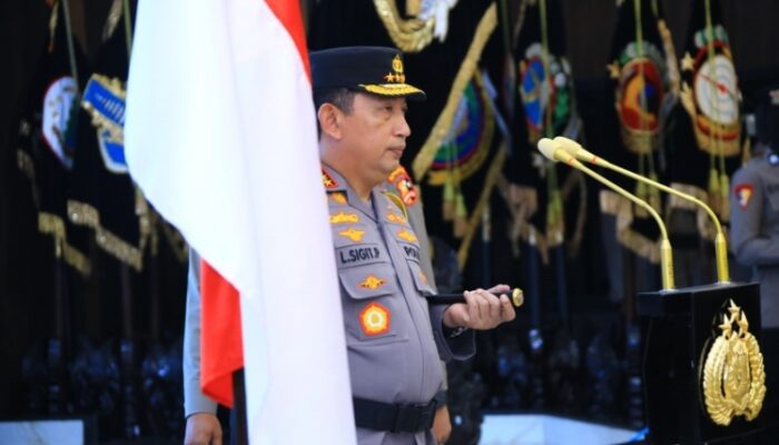 Kapolri Pimpin Upacara Kenaikan Pangkat 14 Pati Polri, Salah Satunya Dankorbrimob