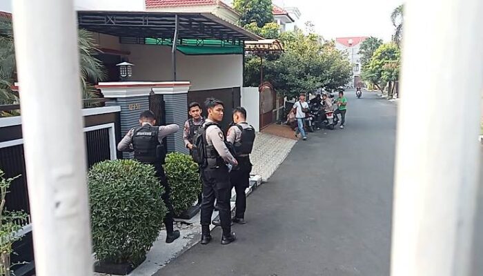 Digeledah Polisi, Petugas Bersenjata Laras Panjang Jaga Ketat Kediaman Ketua KPK Firli