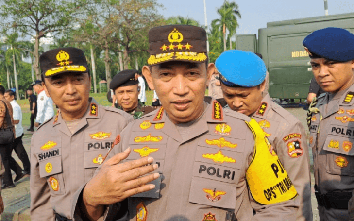 Dalam Peringatan Hari Batik Nasional Kapolri Berharap Agar Batik Menjadi Sumber Kebanggaan. (Foto: Fathar)