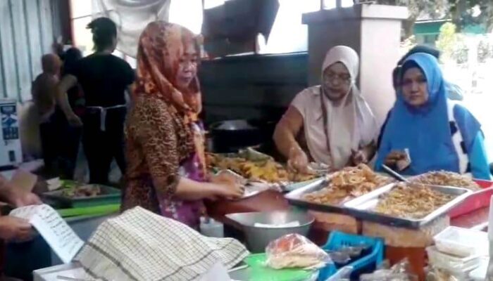 Wisata Kuliner Pacitan, Warung Ikan Goreng di Sekitar Pantai Teleng Ria Ini Boleh Dicoba