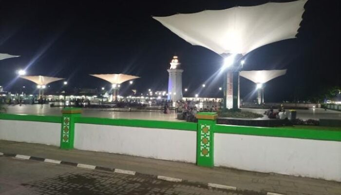 Suasana malam hari di Masjid Agung Banten Lama. (Foto: Istimewa)