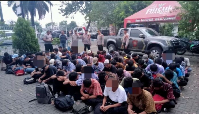 Kedapatan Membawa Sajam, Puluhan Pelajar Diamankan Polsek Kalideres berikut Barbuk