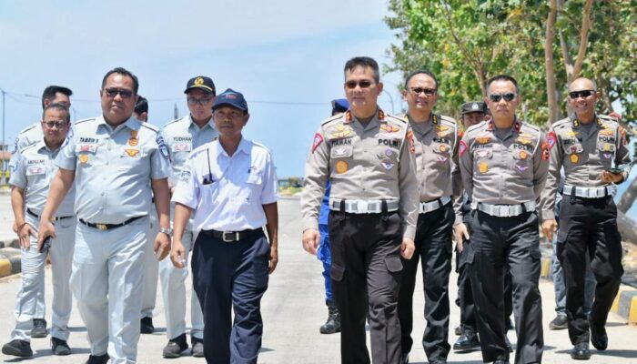 Mantapkan Ops Lilin Libur Nataru, Korlantas Polri Cek Pelabuhan di Jawa Timur