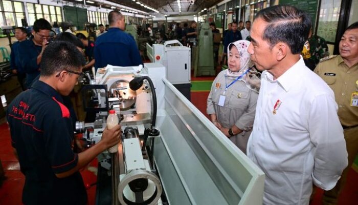 Tinjau SMKN 1 Purwakarta, Presiden Jokowi Dukung Pendidikan Teknologi