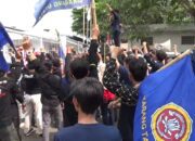 Unras Puluhan Karang Taruna Gandeng Emak-emak Geruduk PT IKPI Cikarang Utara