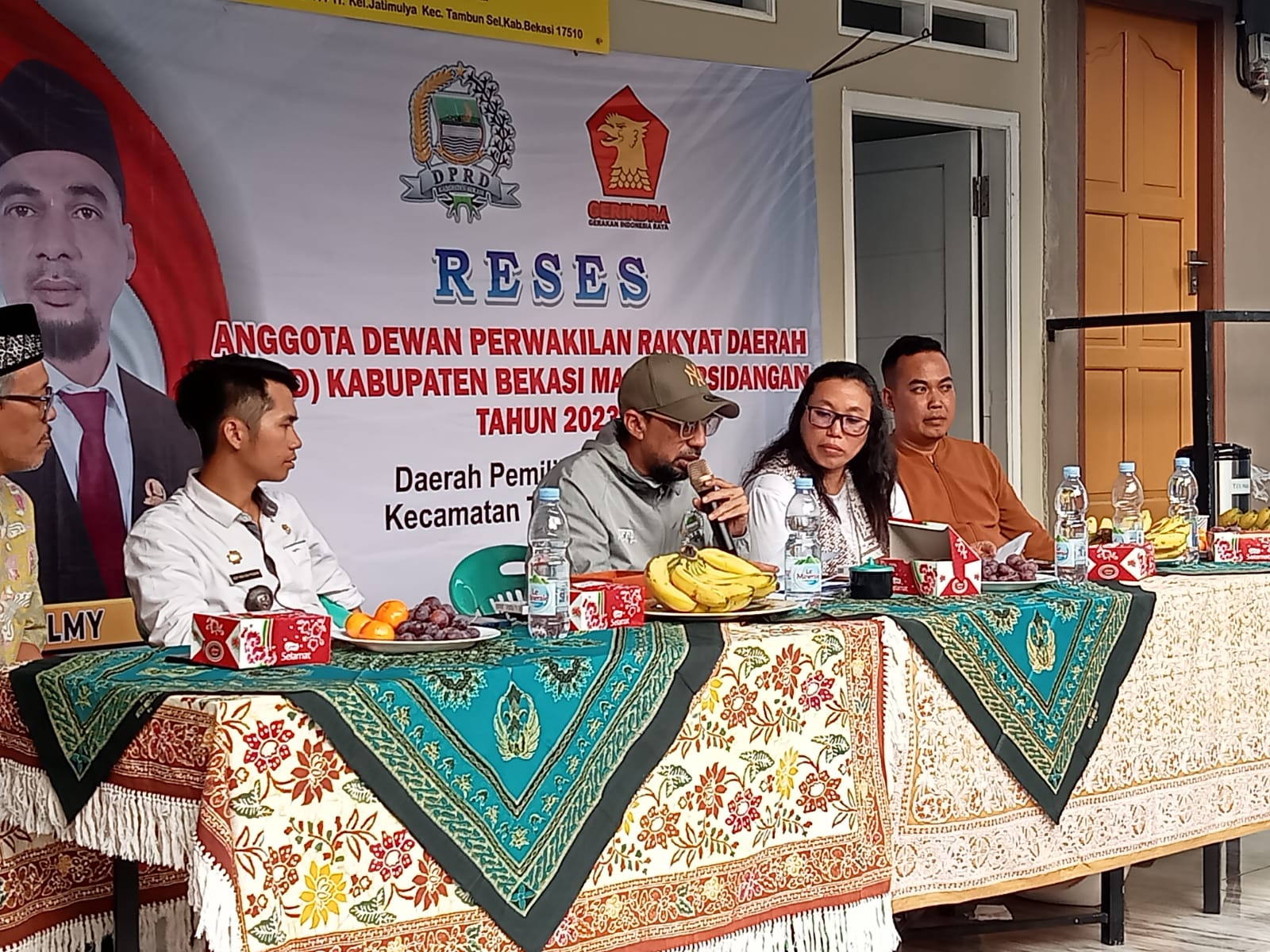Reses Anggota DPRD Kabupaten Bekasi dari fraksi Partai Gerindra, Helmi di RW17, Kelurahan Jatimulya, Kecamatan Tambun Selatan (foto: Abdul Kholilulloh)