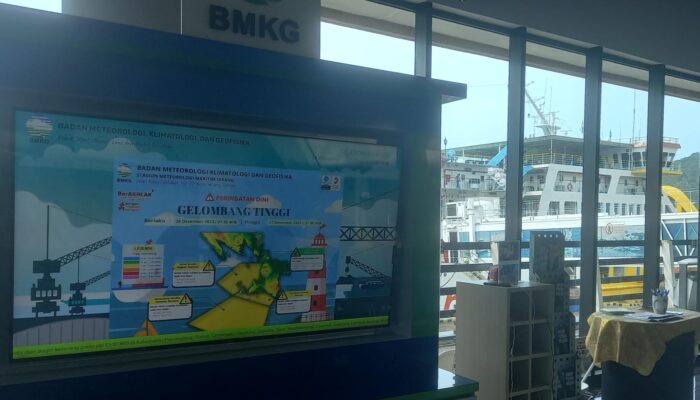 Jelang Tahun Baru Pantai Selatan Banten Berpotensi Diterjang Gelombang Tinggi 2,5 Meter