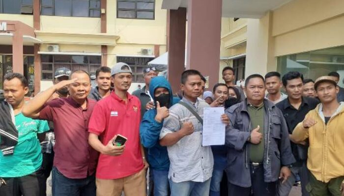 150 Pencaker Korban Penipuan Laporkan Yayasan Cobra Jaga Negara ke Polres Karawang