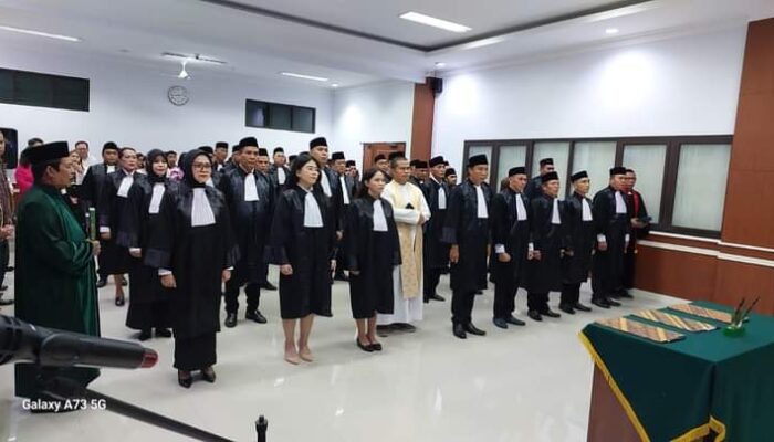 43 Anggota Kongres Advokat Indonesia Manado Sulawesi Utara Diambil Sumpah dan Janji