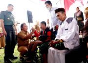 Dorong Perekonomian Masyarakat, Pj Gubernur Al Muktabar Salurkan Bantuan Sosial ke Masyarakat Kabupaten Serang Banten