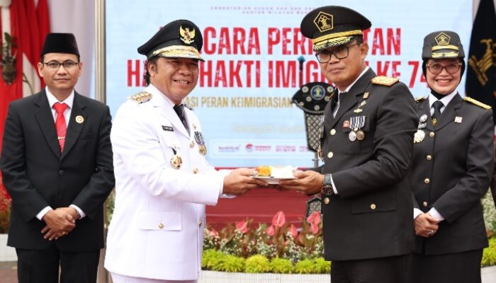 Pj Gubernur Al Muktabar Pimpin Upacara Peringatan Hari Bhakti Imigrasi ke-74 di Kanwil Kemenkumham Banten