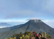 Alhamdulillah, 13 Pendaki yang Hilang Tersesat di Gunung Pangrango, Sudah Ditemukan