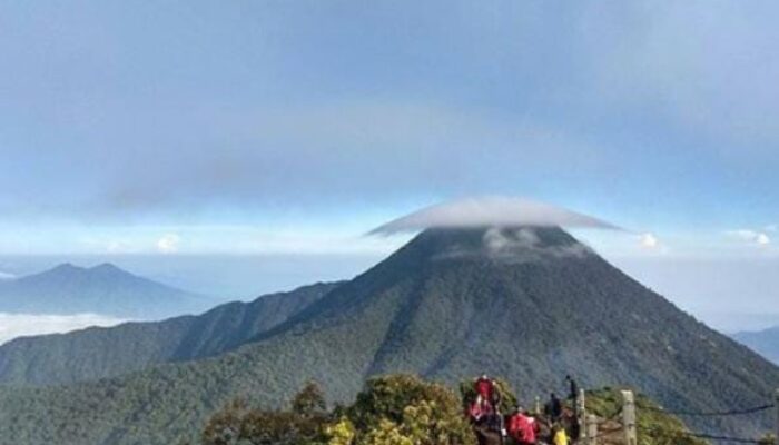 Alhamdulillah, 13 Pendaki yang Hilang Tersesat di Gunung Pangrango, Sudah Ditemukan