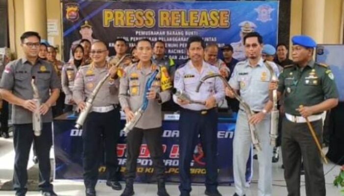 Polda Banten Musnahkan Ribuan Knalpot Brong Hasil Razia