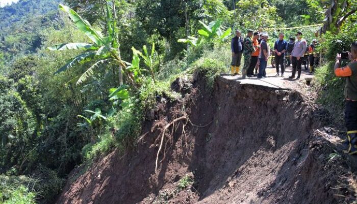 Cuaca Ekstrem di Jabar, Kadisparbud Imbau Wisatawan Hindari Lokasi Wisata Rawan Bencana