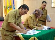 Pj Gubernur Banten Serahkan DPA SKPD dan Tandatangani Perjanjian Kinerja Tahun Anggaran 2024