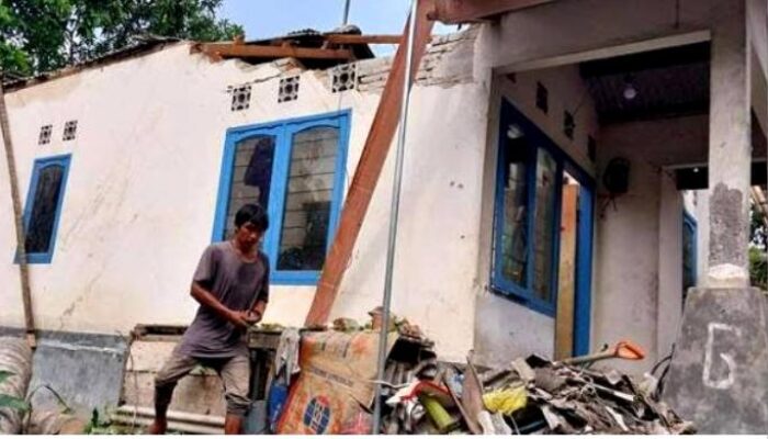 Angin Puting Beliung Serang Warga Tambun Utara Bekasi, BPBD: 15 Rumah Rusak