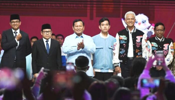Debat Terakhir Capres, Ganjar Cecar Pernyataan Sadis Prabowo Soal Internet Gratis