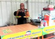 Devy Sagita, Caleg Partai Demokrat Kota Bekasi Sosialisasi dengan Buka Waroeng Nyai Gesrek