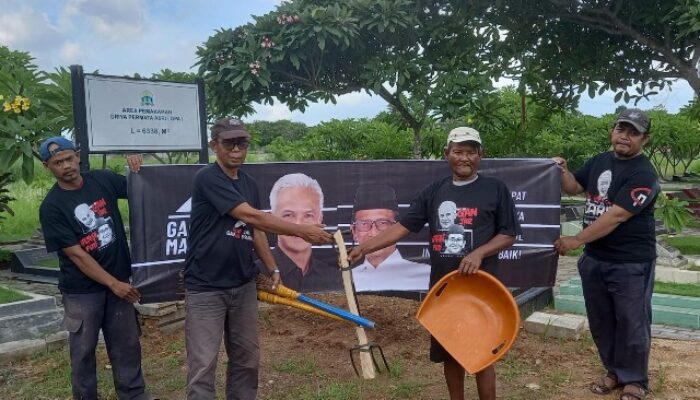 Organ Relawan Ganjar-Mahfud Berikan Bantuan Alat Kepada Petugas TPU