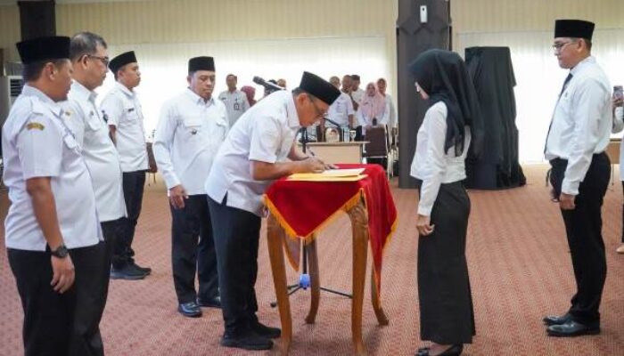 110 Tenaga Teknis PPPK Dilantik, Walikota Helldy: Jalankan Amanah dengan Baik Bekerja Profesional dan Berkualitas