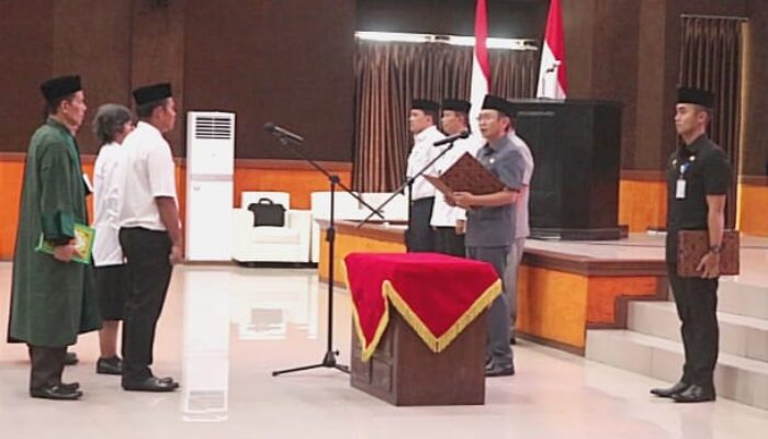 Lantik 350 Kepsek dan Kepala Sanggar Pendidikan, Pesan Pj Bupati Bekasi: PPDB Prioritaskan Warga Kurang Mampu