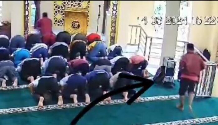 Lagi Shalat di Masjid RS Annisa Cikarang Bekasi, Tas Dokter Digasak Maling