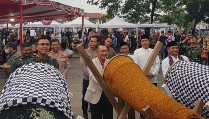 Pj Bupati Bekasi Dani Ramdan Menutup Kegiatan Ramfest di Gedung Juang