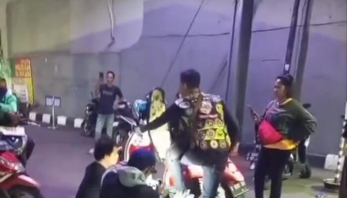 Parah! Puluhan Motor Mogok Usai Isi Bensin Diduga Dicampur Air di SPBU Kota Bekasi