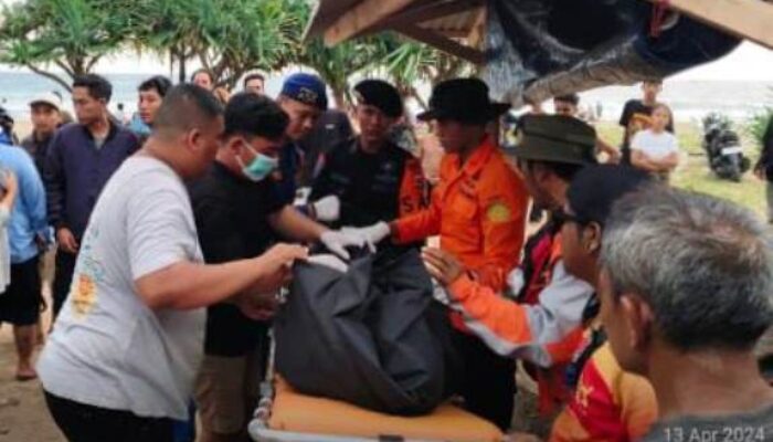 Wisatawan Asal Jakarta Digulung Ombak Pantai Ciantir di Lebak Banten