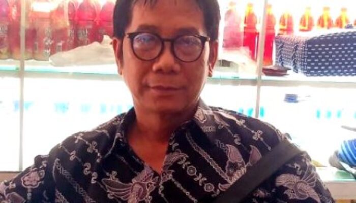 Rocky Gerung Dukung Ardi Suradi, Tukang Bakso Bakal Calon Bupati Subang