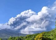 Jumat Dini Hari Tadi, Gunung Lewotobi Laki-laki di NTT Erupsi 2 Kali