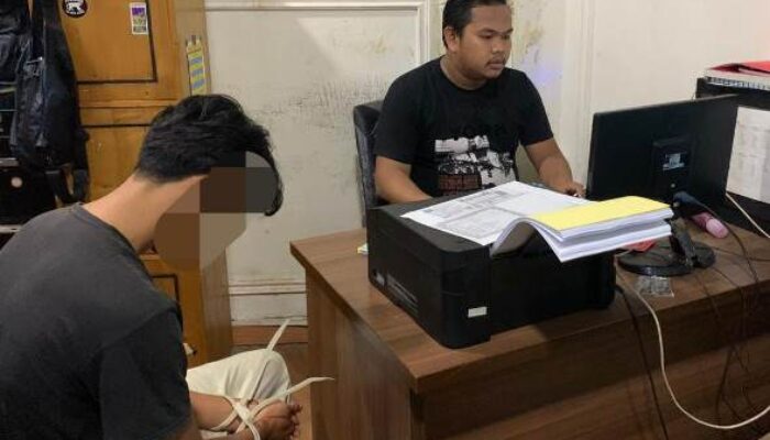 Lagi Asik Bungkus Paket Narkoba di Bengkel, Dua Warga Cidadap Lebak Banten Diringkus Polisi