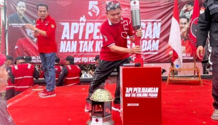 DPC PDI Perjuangan Kabupaten Bekasi Sambut Obor Api Perjuangan Nan Tak Kunjung Padam