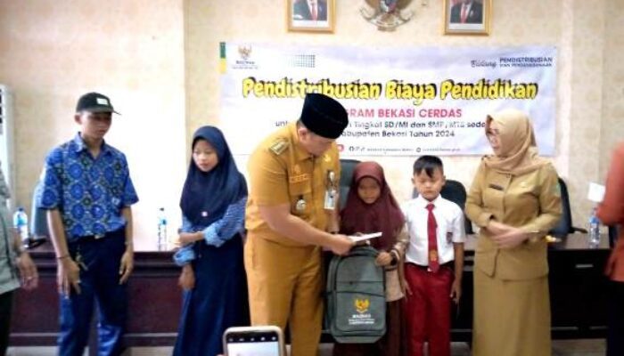 Program Bekasi Cerdas, BAZNAS Kabupaten Bekasi Distribusikan Biaya Pendidikan ke Kecamatan Kedungwaringin
