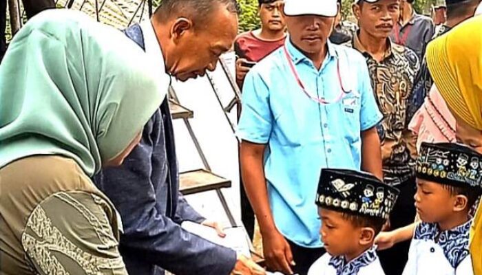 Sambut Milad ke 8, LSM Peka Santuni Anak Yatim Piatu Cabangbungin Bekasi