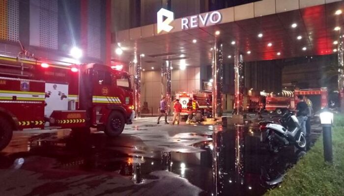 Revo Mall Kota Bekasi Kebakaran, Pengunjung Lari Berhamburan
