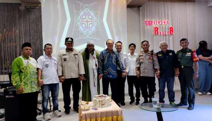 Bersama Forkopimcam, Kapolsek Kedungwaringin Hadiri HUT ke 21 GBI Sinona Rayon 8