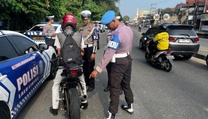 Hari ke 12 Ops Patuh Maung 2024, Dirlantas Polda Banten: Patuhi Peraturan Lalulintas Jangan Parkir Sembarangan